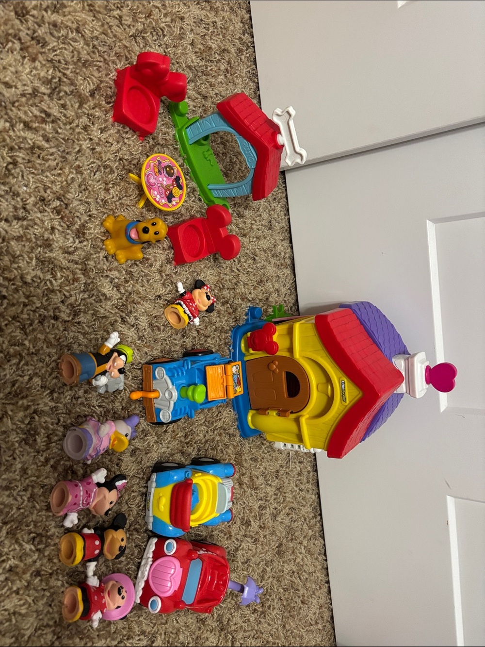 Fisher-Price Little People Magic of Disney Mickey and Minnie's House Playset alo